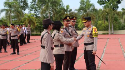 Upacara serah terima jabatan Kasat Lantas dan Kapolsek Kelapa